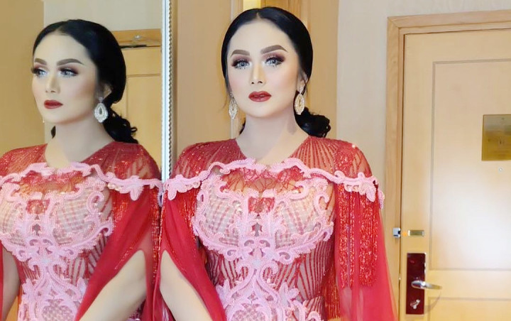 Cantik Ala Ratu, Krisdayanti Salah Tingkah 'Ditelanjangi' Soal Permak Payudara dan Outfit 2 MIliar