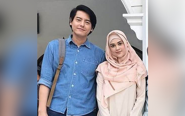 Roger Danuarta 'Oppa Korea' Romantis Layani Cut Meyriska Saat Makan, Bukti Siap Nikah Bikin Baper