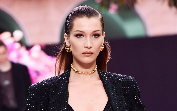 Bella Hadid Dituding Rasis, Warga Arab Ramai Boikot Produk Dior