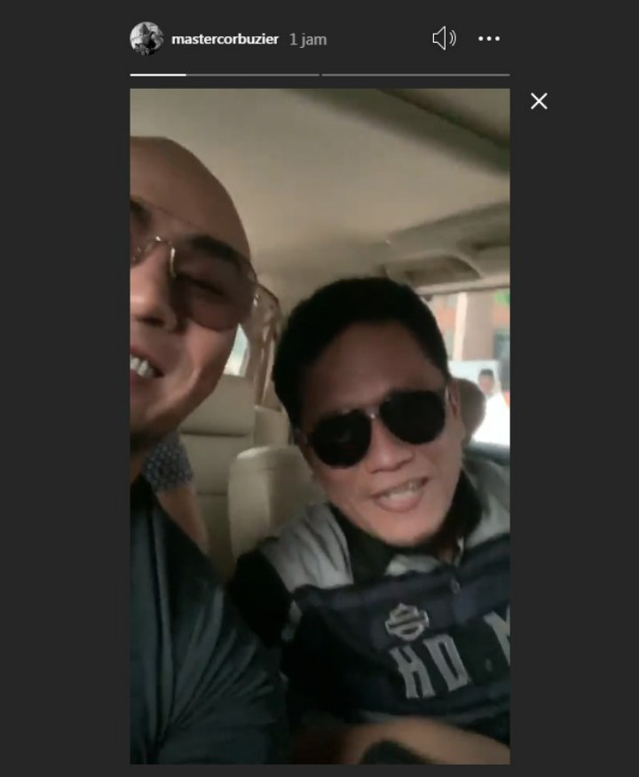 Ditemani Gus Miftah, Deddy Corbuzier Pamer Momen Salat Jumat Perdana Usai Mualaf