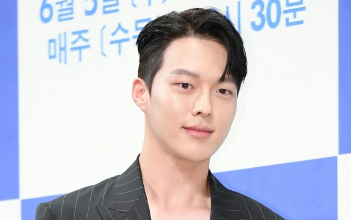 Jang Ki Yong Ganteng-Ganteng Bikin Silau, Ini Buktinya