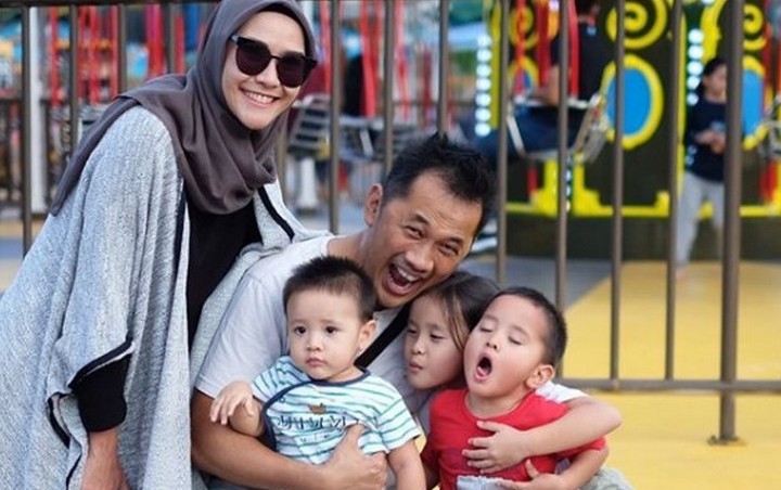 Hanung Bramantyo Tidurkan Anak-Anaknya, Zaskia Adya Mecca: Kuartet!