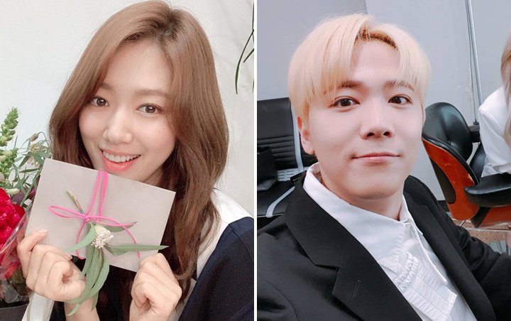 Park Shin Hye Datang dan Foto Bareng Lee Hongki di Backstage Konser Bikin Fans Baper Park Shin Hye Datang dan Foto Bareng Lee Hongki di Backstage Konser Bikin Fans Baper