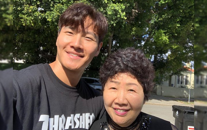 Begini Cara Lucu Kim Jong Kook Tenangkan Ibunya yang Khawatir Gara-Gara Tak Kunjung Menikah