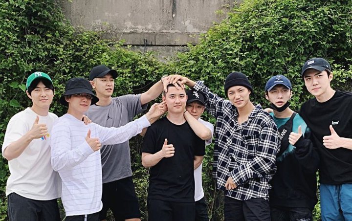 Member EXO Antar D.O. Jalani Wajib Militer, Fans Kaget Lay Ikut