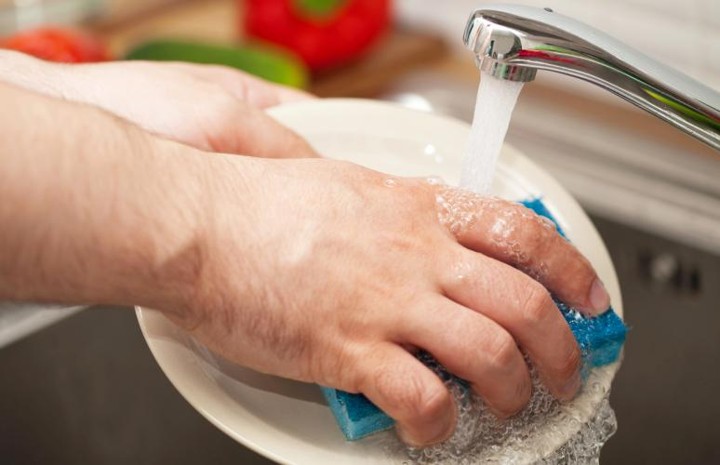 Cuci Alat Makan Sebersih Mungkin Jika Tak Ingin Menderita Hepatitis A