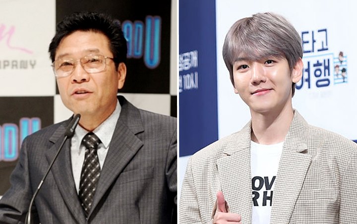 Kumpul Bareng EXO, Lucunya Lee Soo Man Cekik Baekhyun Gara-Gara Digoda Kumpul Bareng EXO, Lucunya Lee Soo Man Cekik Baekhyun Gara-Gara Digoda
