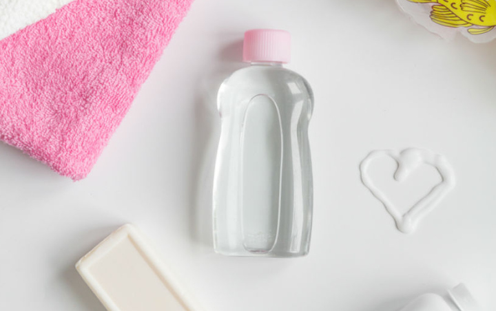 8 Manfaat Baby Oil Untuk Kecantikan Wanita, Aman dan Murah!