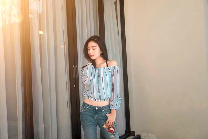 Kece Badai Pamer Perut Rata Ala Member Girl Band