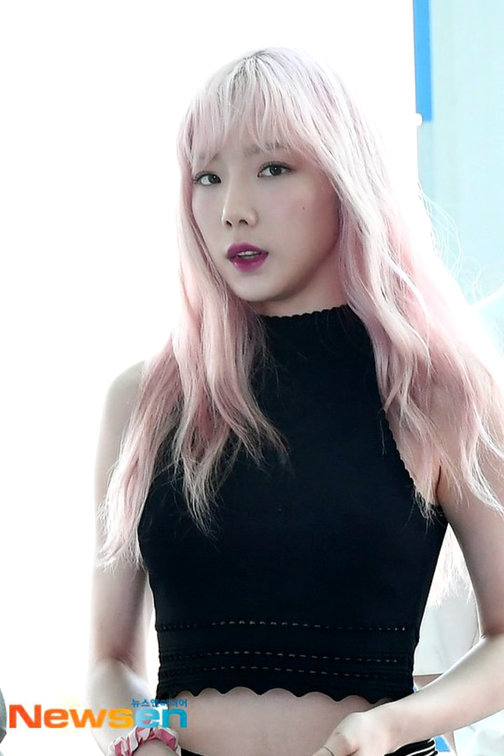 Tae Yeon Diminta Berhenti Oplas