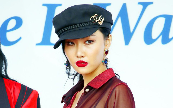 Hwasa Mamamoo Berani Tampil Tanpa Bra di Bandara, Respon Netizen Tak Terduga