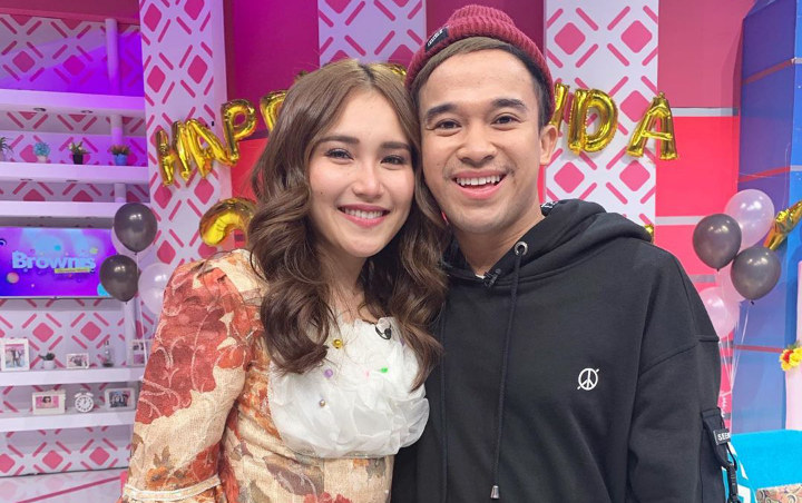 Dibocorkan Anwar Sanjaya, Foto Ayu Ting Ting 'Menor' Pamer Daleman Tipis Bikin Risih