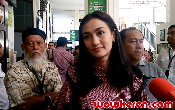 Atiqah Hasiholan Yakin Ratna Sarumpaet Tak Bersalah, Ungkap Harapan dan Doa Bebas