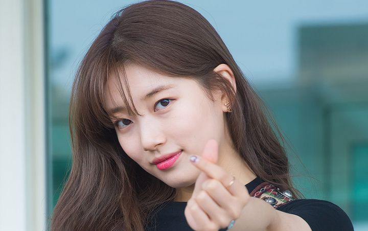 Wajah Indah dan Gaya Polos Suzy Kembali Tuai Decak Terpukau Wajah Indah dan Gaya Polos Suzy Kembali Tuai Decak Terpukau