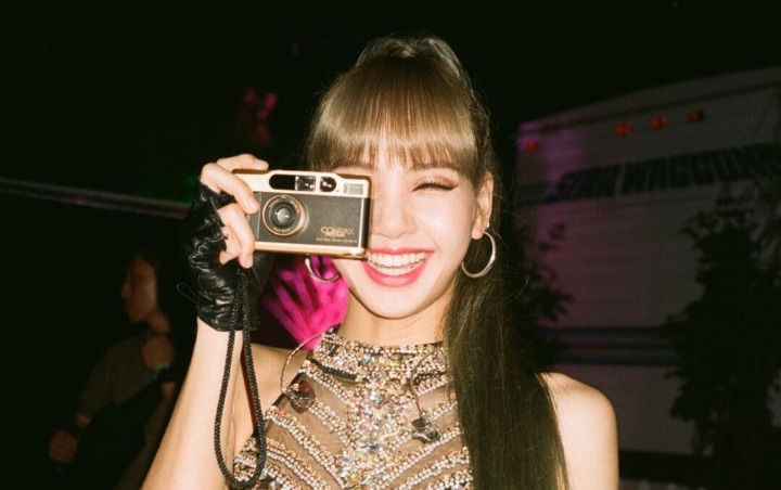 Lisa Bawakan Swalla Versi Baru Di Konser BLACKPINK, Fans Heboh Poni Anti Badai Walhasil Bergerak Lisa Bawakan Swalla Versi Baru Di Konser BLACKPINK, Fans Heboh Poni Anti Badai Walhasil Bergerak