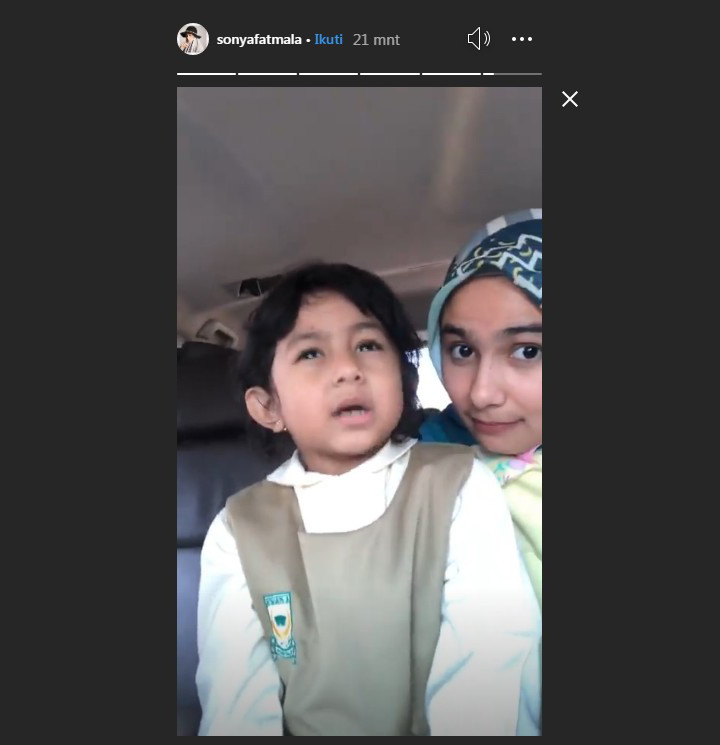 Sonya Fatmala Asyik Bagikan Momen Antar Putri Pertamanya