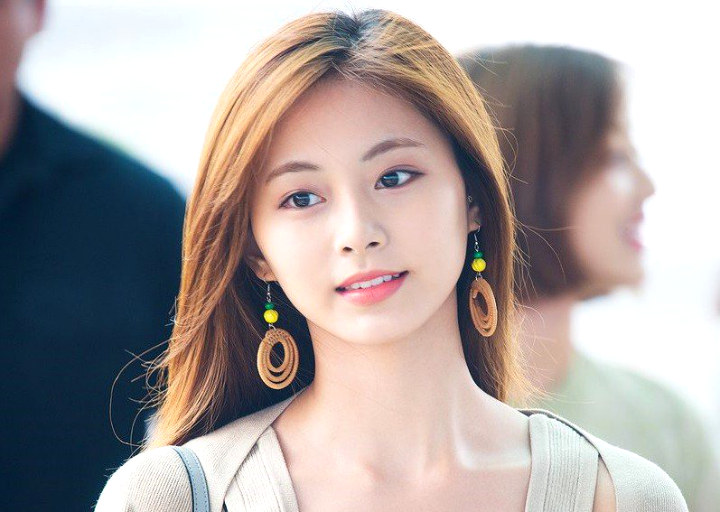 Tzuyu Twice Bikin Staf Bandara Melongo Saking Cantiknya
