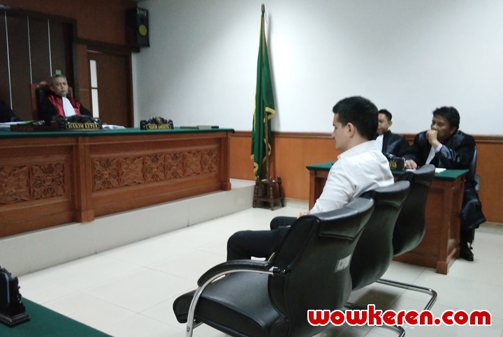Steve Emmanuel di Sidang Vonis