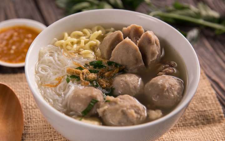 Viral Video Bakso Berisi Uang Kertas, Warganet Antara Jijik dan Senang Dapat 'Cashback'