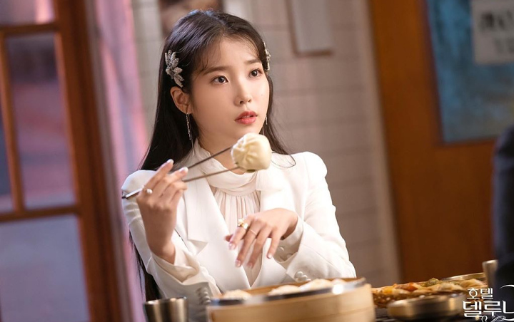 IU Tampil Lusuh di Foto Adegan 'Hotel Del Luna', Netter Malah Ributkan Hari Sabtu