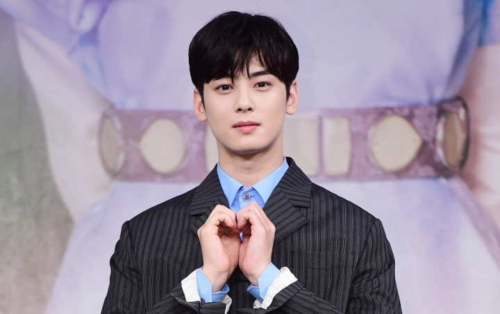 Cha Eunwoo Blak-Blakan Soal Wajahnya Tak Dipuji Terlalu Ganteng Cha Eunwoo Blak-Blakan Soal Wajahnya Tak Dipuji Terlalu Ganteng