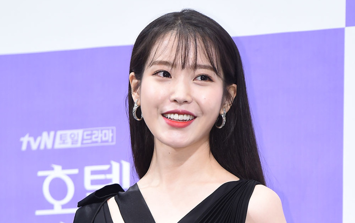 Rupanya Ini Rahasia IU Supaya Kelihatan Tinggi di Foto Rupanya Ini Rahasia IU Supaya Kelihatan Tinggi di Foto