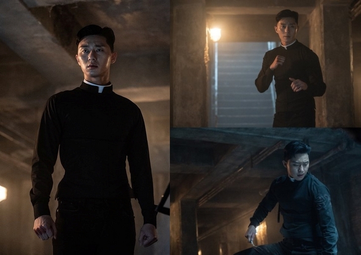 Park Seo Joon Sebut Kostum Pendeta di \'The Divine Fury\' Terlalu Ketat