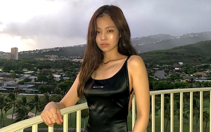 Jennie BLACKPINK Pamer Foto Seksi, Gaun yang Dikenakan Segera Ludes Terjual