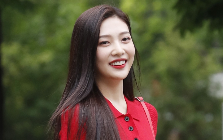 Joy Red Velvet Berani Pose Seksi Umbar Paha, Netizen Cuek Beri Komentar Seperti Ini
