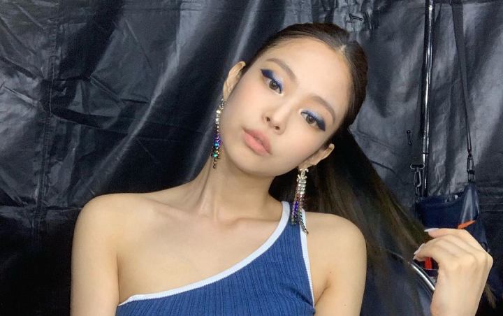 Jennie BLACKPINK Pose Sensual Gunakan Pakaian Tipis di Ranjang, Ini Kata Masyarakat