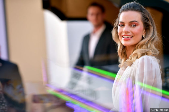 Cantiknya Margot Robbie di Premiere \'Once Upon a Time In Hollywood\', Dipuji Persis Sharon Tate