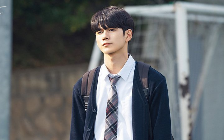 Episode Kedua Drama Ong Sung Woo 'Moment at Eighteen' Kembali Banjir Pujian