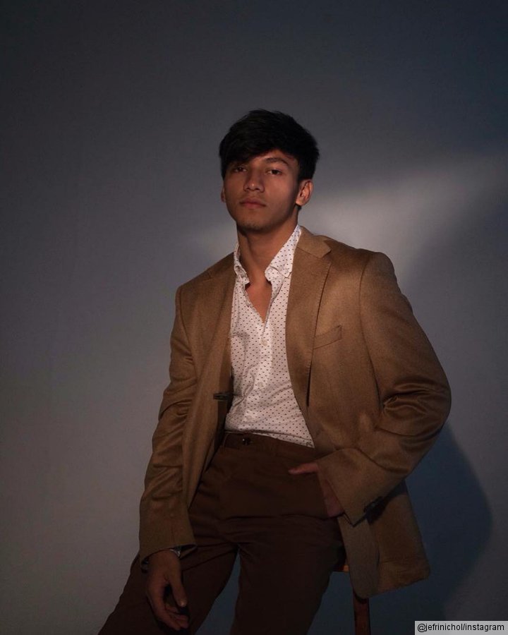 Super Tampan Jadi Model Majalah Fashion Pria Ternama