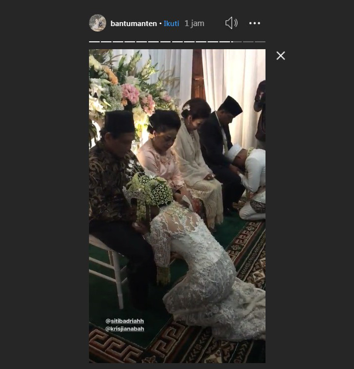 Penuh Haru, Siti Badriah Nangis di Pangkuan Sang Ayah Saat Jalani Prosesi Sungkeman