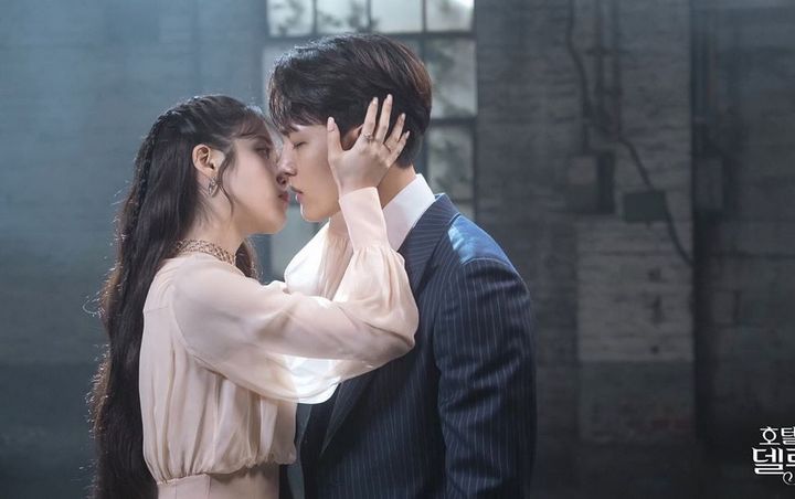 5200 Gambar Ciuman Lucu Romantis Terbaik