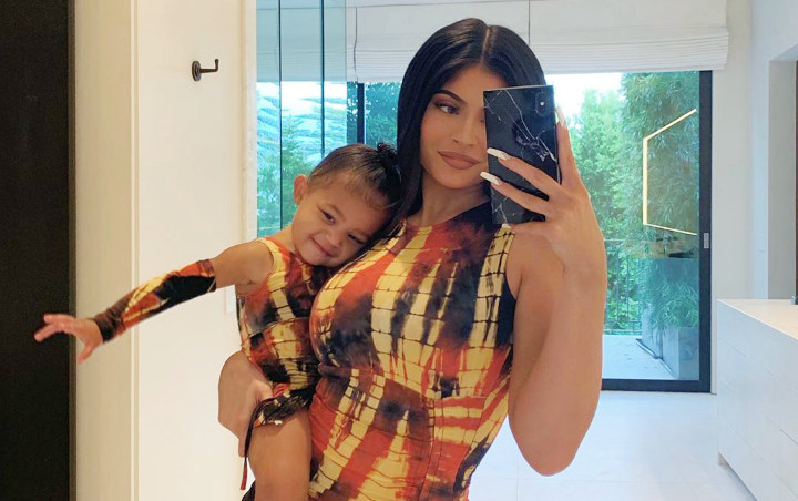 Tingkah Lucu Stormi Webster Putri Kylie Jenner Ini Dijamin Bikin Gemas