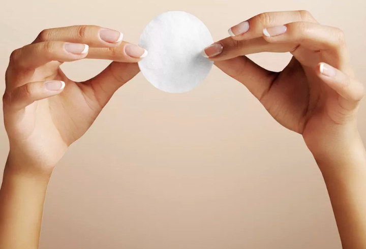 Jangan Lupa untuk Membersihkan Makeup di Malam Hari Sebelum Tidur