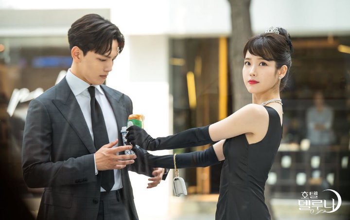 IU Terkuak Jadi Tetamu Terakhir Yeo Jin Goo di Hotel Del Luna, Internet Protes IU Terkuak Jadi Tetamu Terakhir Yeo Jin Goo di Hotel Del Luna, Internet Protes