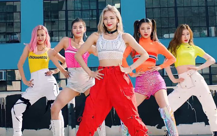 Foto Jelek ITZY dengan 'Rambut Kesetrum' Jadi Perbincangan, Respon Netizen Tak Terduga