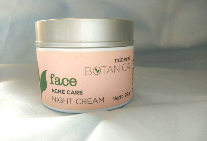 Mineral Botanica Acne Care Night Cream, Krim Malam Berkualitas yang Cocok untuk Pelajar