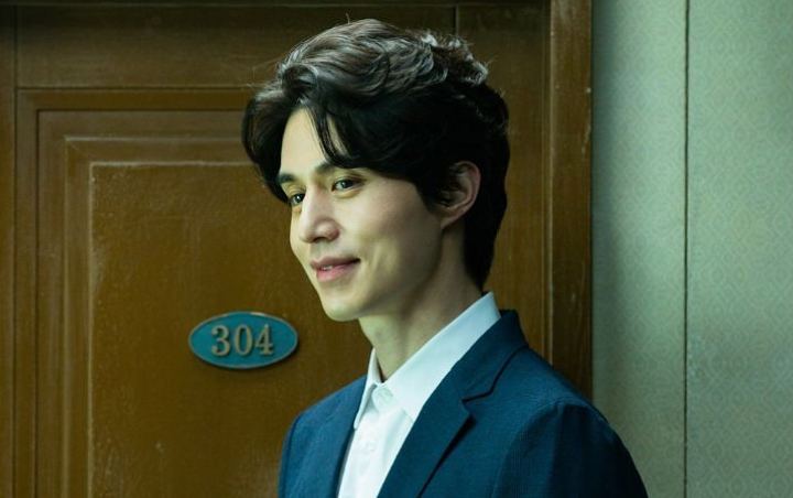 Lee Dong Wook Menakutkan di Teaser Strangers From Hell, Pengguna Onar Sakit Gigi Lee Dong Wook Menakutkan di Teaser Strangers From Hell, Pengguna Onar Sakit Gigi