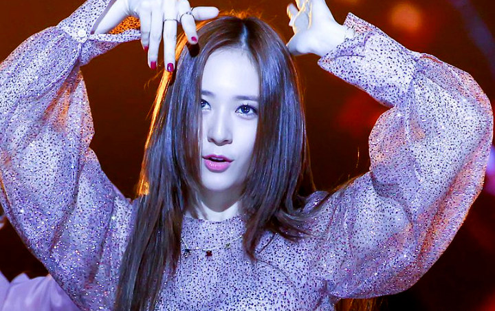 Krystal f(x) Berangkat ke Jepang Bersembunyi-Mengumpet untuk Konser SMTOWN Krystal f(x) Berangkat ke Jepang Bersembunyi-Mengumpet untuk Konser SMTOWN