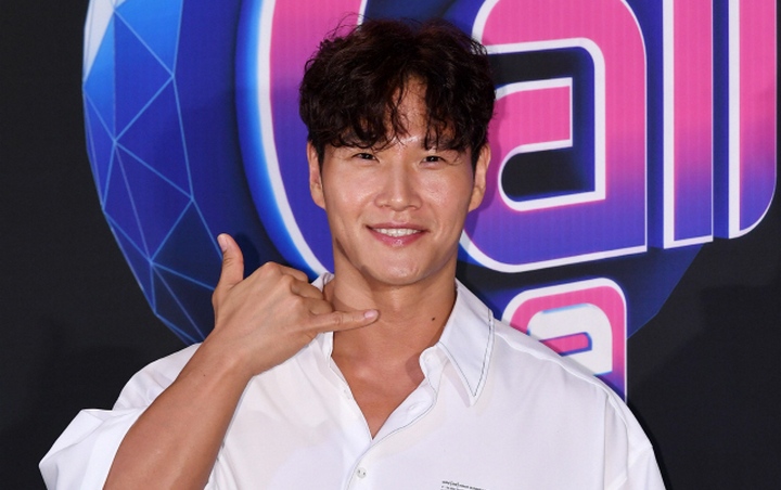 Baju Kim Jong Kook di Running Man Diejek Gara-Gara Komponen Ini Ngintip Terus