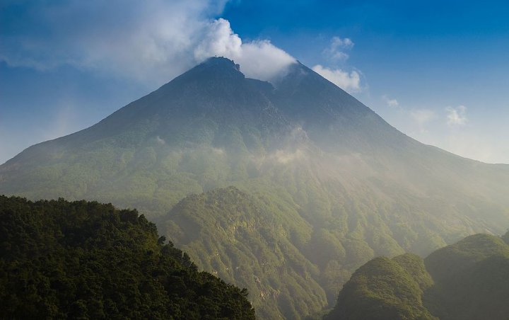 Gunung Merapi Kembali Keluarkan Awan Panas Sejauh 1,2 Km