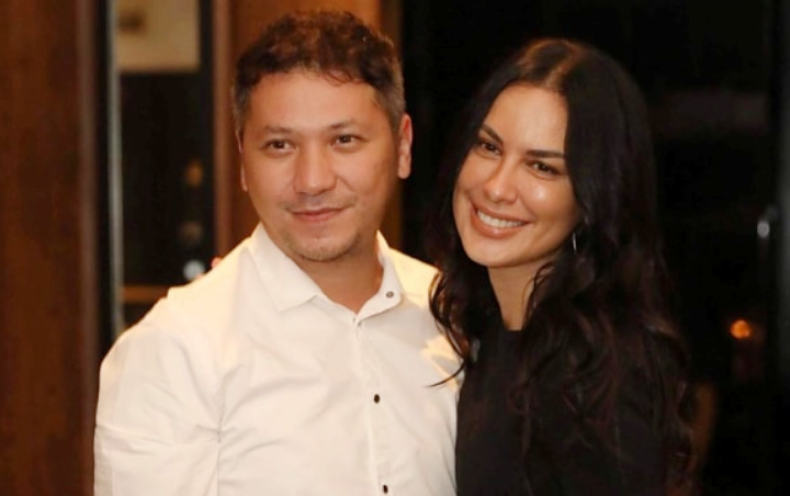 Bukan Sophia Latjuba Rekan Rekan Artis Isyaratkan Cewek Ini Pacar Baru Gading Marten