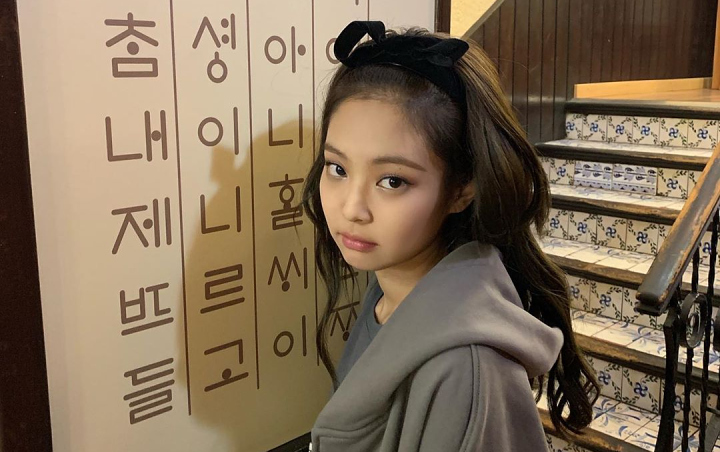 Jennie Blackpink Seksi Umbar Paha Gaya Rambut Beda Bikin Fans Tergila Gila