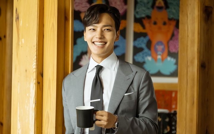 Yeo Jin Goo Buat Pose Kemenangan, Sukses Peroleh IU di Hotel Del Luna?