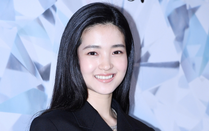 Penampilan Anggun Kim Tae Ri di Acara Brand Perhiasan Tuai Kebanggaan Selangit Penampilan Anggun Kim Tae Ri di Acara Brand Perhiasan Tuai Kebanggaan Selangit