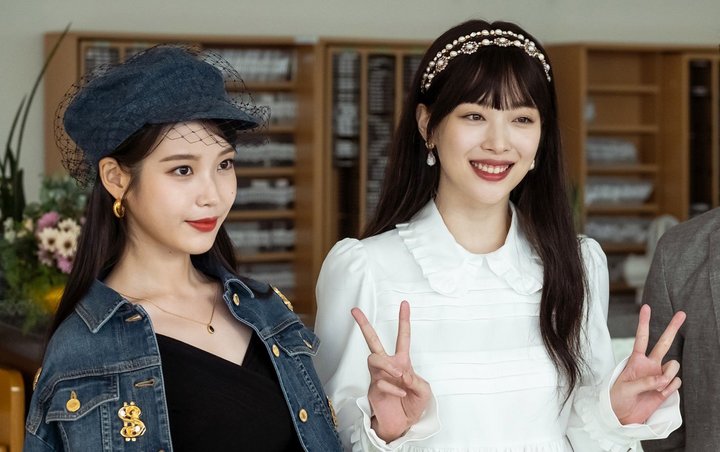 IU dan Sulli Foto Bareng di Lokasi 'Hotel Del Luna', Kaki Super Kurus Jadi Perbincangan