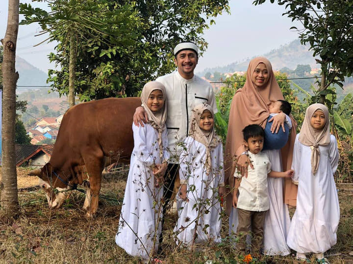 Irfan Hakim dan Keluarga